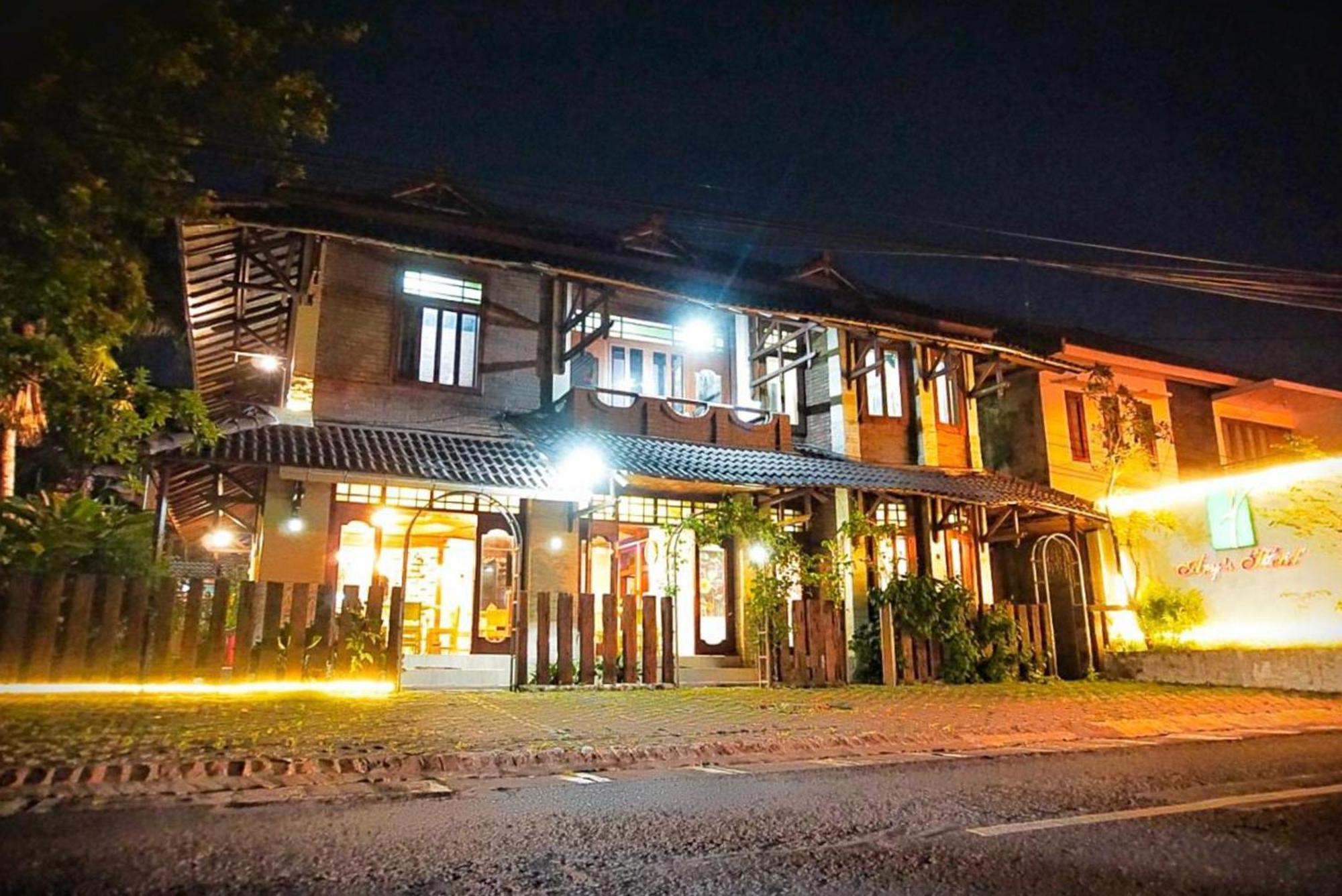 Arys Garden Hotel Yogyakarta Ngoại thất bức ảnh