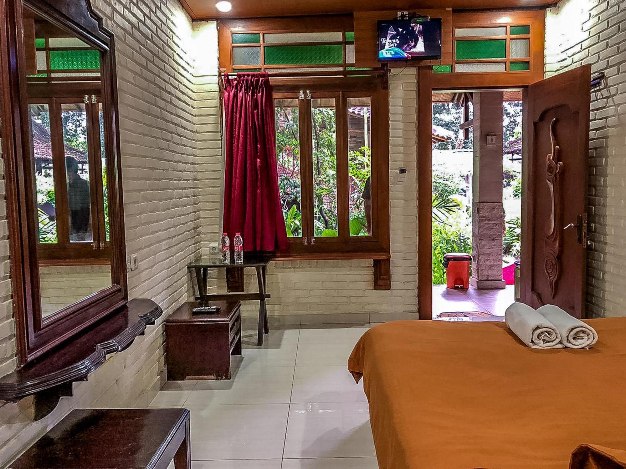 Arys Garden Hotel Yogyakarta Ngoại thất bức ảnh