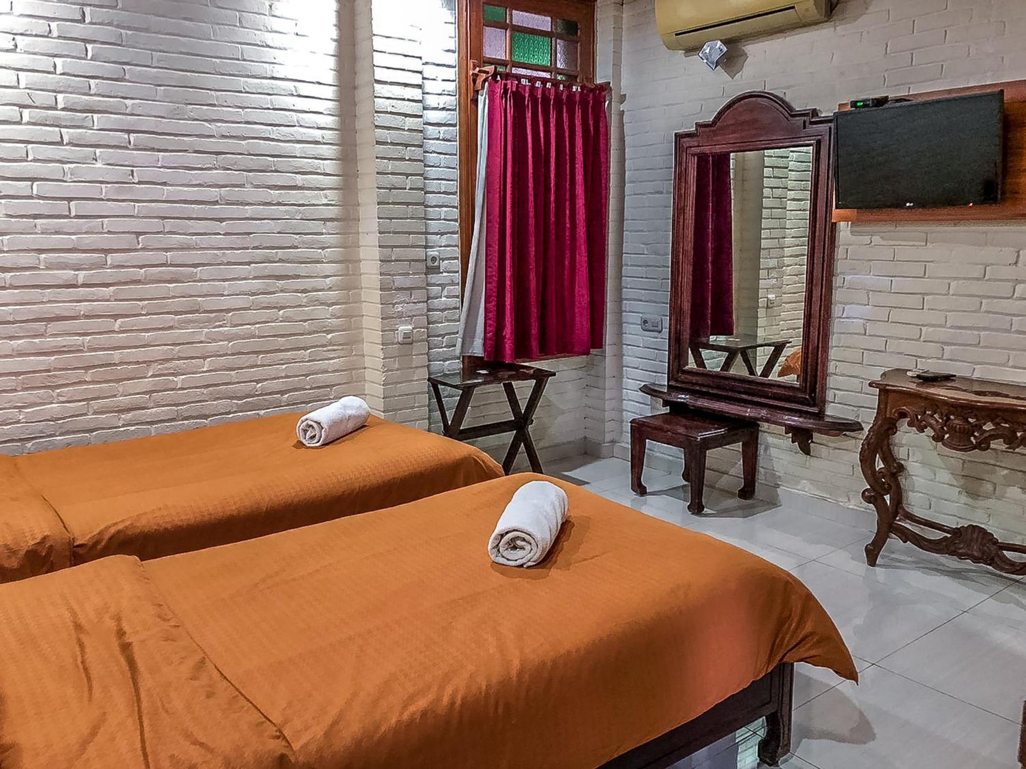 Arys Garden Hotel Yogyakarta Ngoại thất bức ảnh